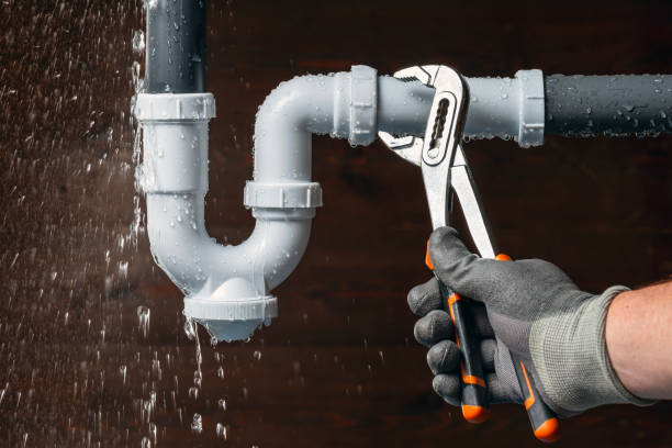 Professional Water Heater Replacement technician working in Doss, TX